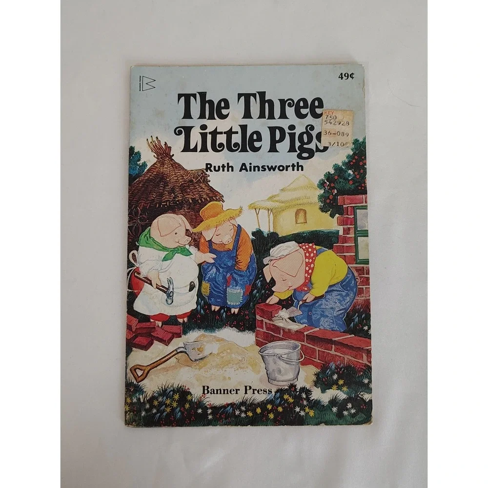 Vintage The Three Little Pigs Book by Ruth Ainsworth - 1979 - Banner Press